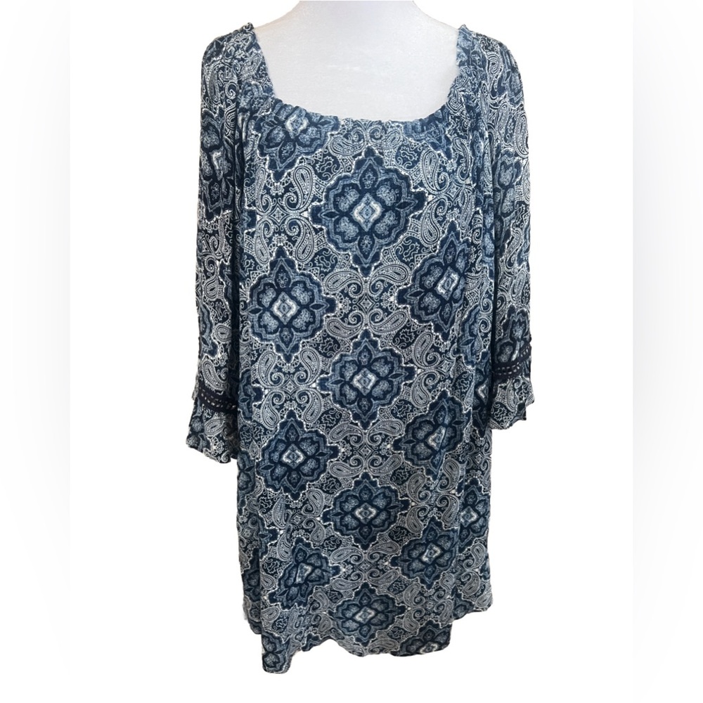 Women's Blue Paisley Midi Dress - Casual Scoop Neck